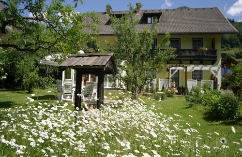 Feld am See Apartment | Apartment in Feld am See by Brennsee Lake