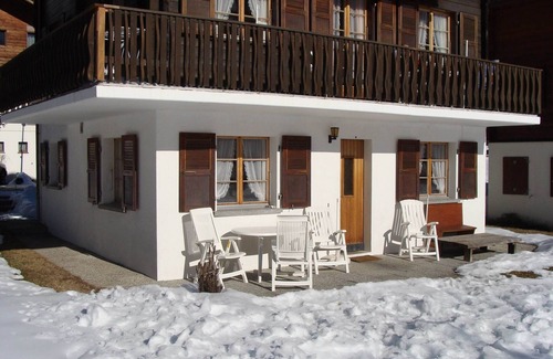 Reckingen Apartment | Apartment in Fieschertal with Swiss Alps Views