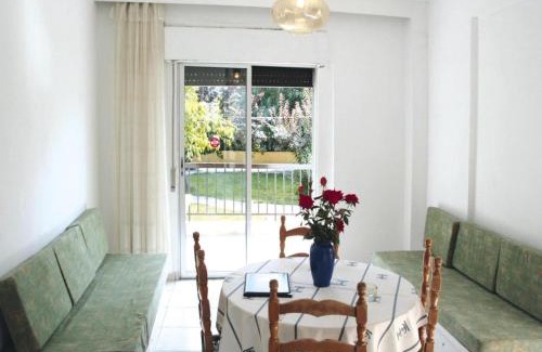 Skala Fourkas Apartment | Apartment in Foura with a balcony or terrace