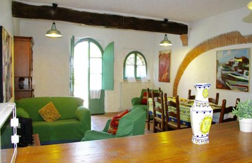 Collesalvetti House | Apartment in Guasticce with shared pool