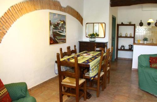 Collesalvetti House | Apartment in Guasticce with shared pool