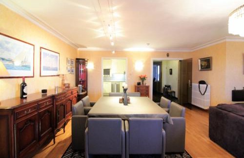 Knokke Apartment | Apartment in Het Zoute near Zeedijk Promenade