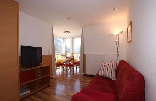 Kappl Apartment | Apartment in Kappl with Private Parking and Mountain View