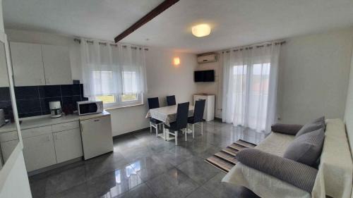Ljubac Apartment | Apartment in Ljubac with sea view, balcony, air conditioning, WiFi 809-3