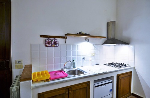 Collesanto Apartment | Apartment in Mantignana with shared pool