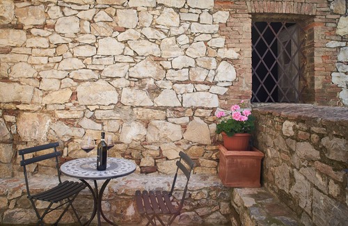 Villa A Sesta House | Apartment in renovated farmhouse in typical Chianti Tuscan village