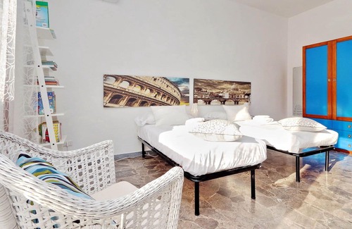 Tuscolano Apartment | Apartment in Rome with 4 bedrooms sleeps 8