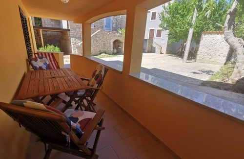 Sveti Jakov Apartment | Apartment in Stivan with Terrace, Air condition, WIFI (920-1)