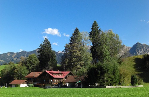 Obermaiselstein Apartment | Apartment in the mountains with a west-facing balcony! WiFi free!