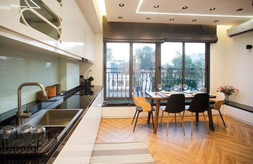 Hoan Kiem Apartment | Apartment in the center of old Hanoi!