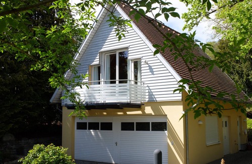 Staad Apartment | Apartment in the garden of Seeheim Castle on lakeside with balcony and terrace.