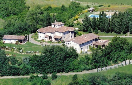 Gambassi Terme House | Apartment in Tuscany with Pool & Golf
