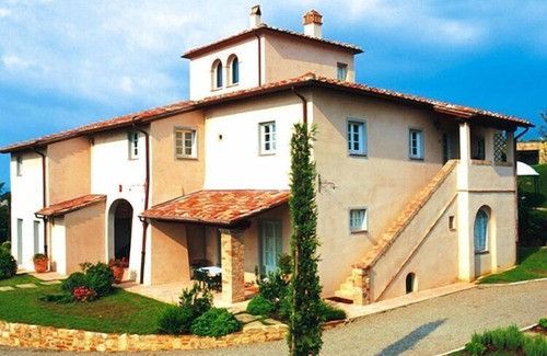 Gambassi Terme House | Apartment in Tuscany with Pool & Golf