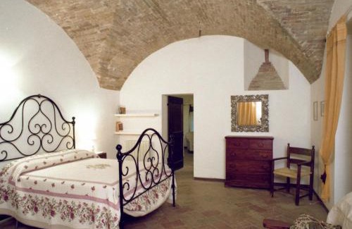 Collesanto Apartment | Apartment in Umbria near Lake Trasimeno