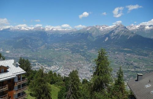 Nendaz Apartment | Apartment in Veysonnaz with balcony