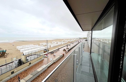 Wenduine Apartment | Apartment in Wenduine with Stunning Sea Views