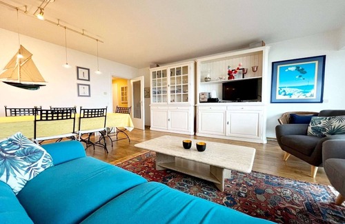 Wenduine Apartment | Apartment in Wenduine with Stunning Sea Views