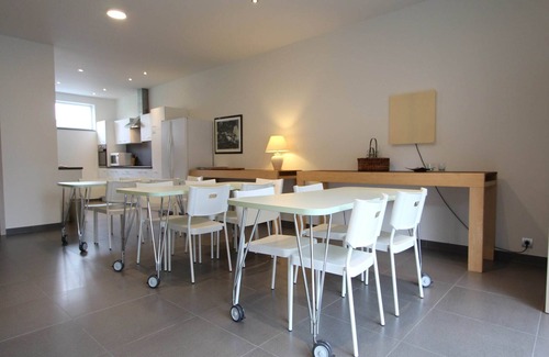 Godveerdegem Apartment | Apartment in Zottegem with Bubble Bath