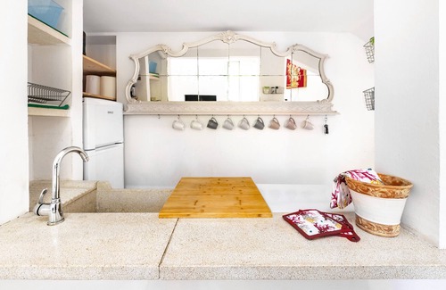 Castrignano de' Greci Apartment | Apartment 'Tenuta Chimeta - Casa Dei Profumi' with Shared Pool, Private Terrace and Wi-Fi