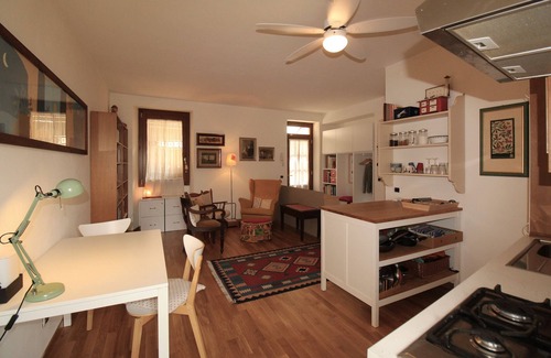 Polpenazze del Garda Apartment | Apartment 'Bella' with Mountain View and Wi-Fi