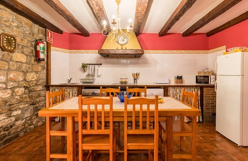 Villacarriedo Apartment | Apartment 'Juntana 1' with Mountain View, Shared Terrace and Wi-Fi