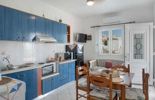 Azolimnos Apartment | Apartment 'Kalliopi’s Apartments' with Sea View, Wi-Fi and Air Conditioning