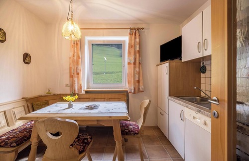 Terento Apartment | Apartment "Kirchblick" close to Skiing & Hiking Areas with Mountain View, Wi-Fi & Garden