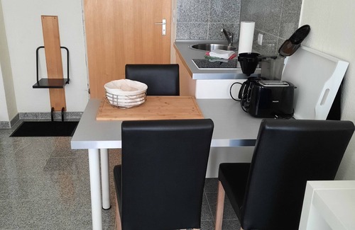 Tiefenberg Apartment | Apartment 'Kleine Auszeit' with Balcony and Wi-Fi