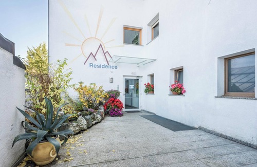 Naz Apartment | Apartment "Klementhof Nr 5" with Mountain View, Pool, Wi-Fi, Balcony & Garden