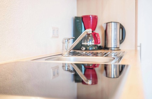 Naz Apartment | Apartment "Klementhof Nr 8" with Mountain View, Pool, Wi-Fi, Balcony & Garden