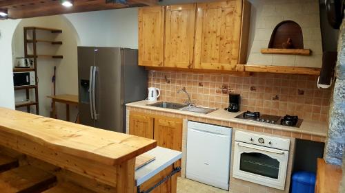 Cove Tri Zala (Zrnovo) Apartment | Apartment Korcula