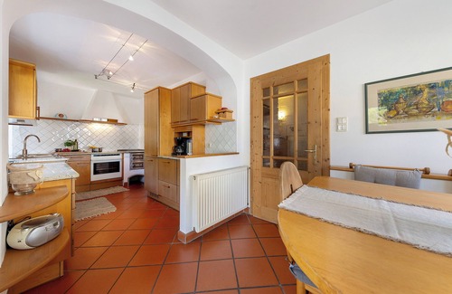 Terlano Apartment | Apartment 'Kreutnerbinderhof' with Mountain View, Private Terrace and Wi-Fi