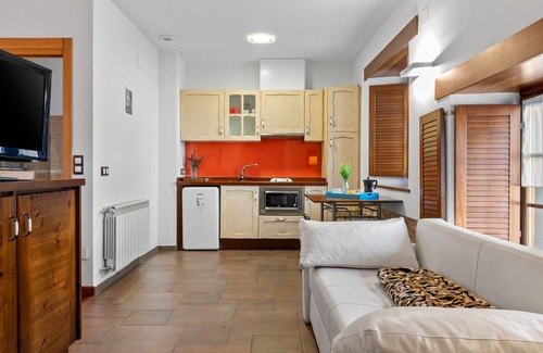 Vegadeo Apartment | Apartment 'L De Alborada Del Eo' with Mountain View, Private Terrace and Wi-Fi