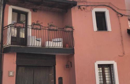 Castelnuovo Cilento Apartment | Apartment 'La Casa Di Arianna' with Sea View, Wi-Fi and Air Conditioning