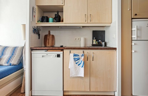 Les Restanques Apartment | Apartment 'La Boheme' with Shared Pool, Private Terrace and Shared Garden