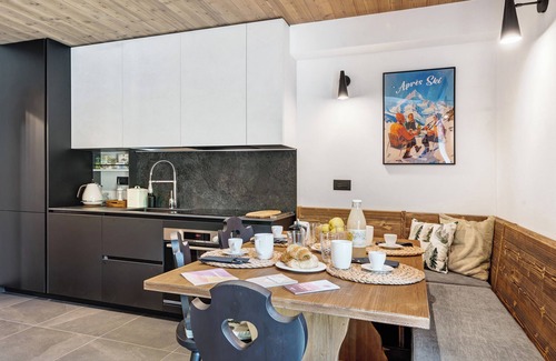 Rabbi Apartment | Apartment 'La Casa Di Larice in Val di Sole' with Mountain View, Private Terrace and Wi-Fi