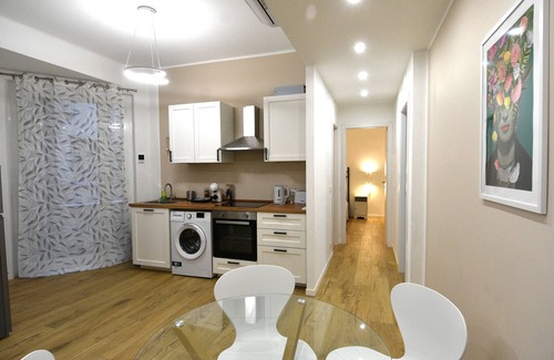 Foce Apartment | Apartment 'La Casetta Di Leo' with Balcony, Wi-Fi and Air Conditioning