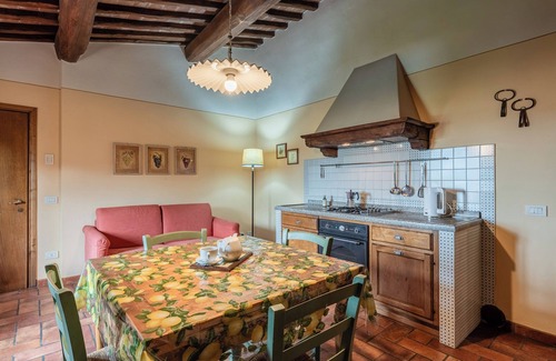 Fucecchio Apartment | Apartment 'La Legnaia' with Shared Pool, Wi-Fi and Air Conditioning