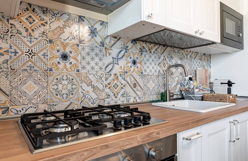 Rovezzano Apartment | Apartment 'La Loggetta Di Leonardo' with Wi-Fi and Air Conditioning