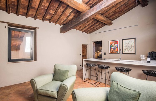 Tavernelle Apartment | Apartment "La Porticina" with Wi-Fi & A/C