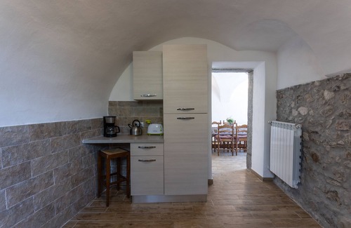 Vesio Apartment | Apartment 'Lancillotto' with Shared Terrace, Shared Garden and Wi-Fi