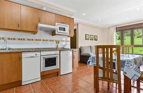 Riberas Apartment | Apartment 'Las Pilas' with Mountain View and Private Garden