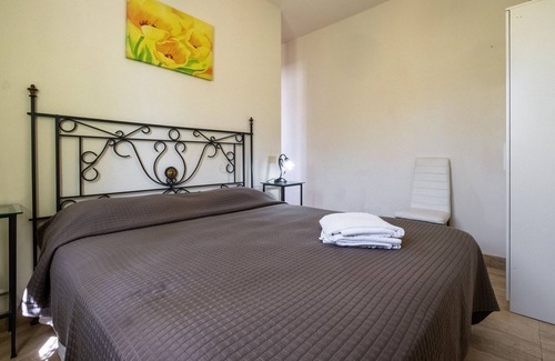 Poggio Murella Apartment | Apartment "Le Case di Titti 5" with Shared Garden & Wi-Fi