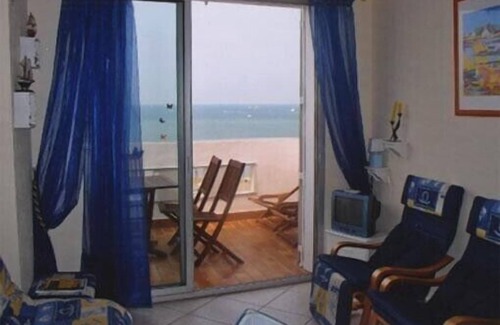 Le Grau-Du-Roi Apartment | Apartment Le Goeland on the beach air conditioning+ internet+ secure parking