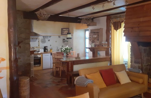 Lesperon Apartment | Apartment 'Le Tilleul' with Mountain View, Private Terrace and Private Garden