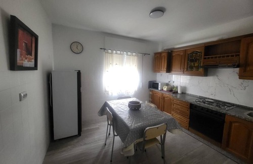 Carballeda de Valdeorras Apartment | Apartment 'Leopoldo II' with Mountain Views, Outdoor Pool and Wi-Fi