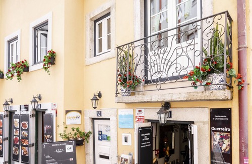 Santa Maria Maior Apartment | Apartment Lisbon Castle area and Alfama