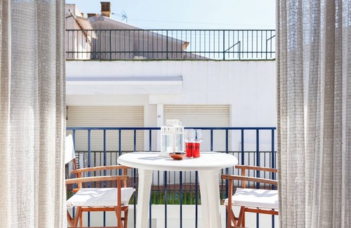 Llafranc Apartment | Apartment 'Llafranc 100 - Calle Coral' Close to the Beach with Wi-Fi, Garden & Balcony