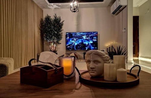 King Abdul Aziz Road Apartment | apartment located in areas close to services -supermarkets،cafes،restaurants،sea