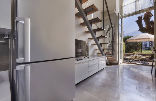 Lecco Apartment | Apartment 'Loft Centrale' with Wi-Fi